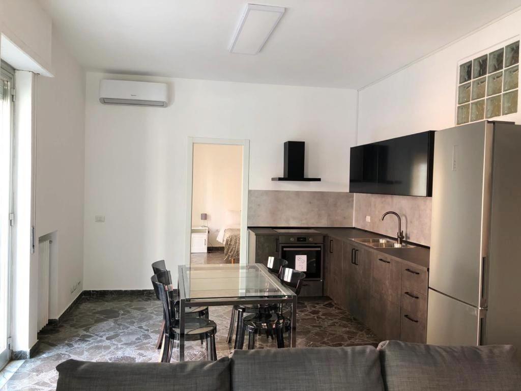 Lb&B Holiday Suite Downtown Bari Exteriör bild